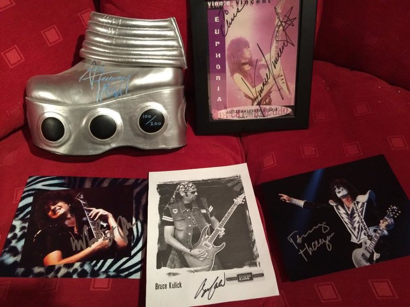 kiss autographs.jpg